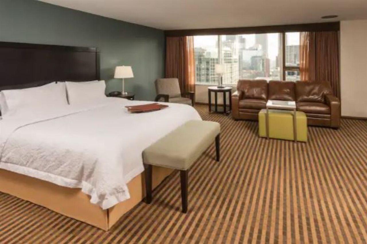 Hampton Inn Chicago Downtown/Magnificent Mile Exterior photo